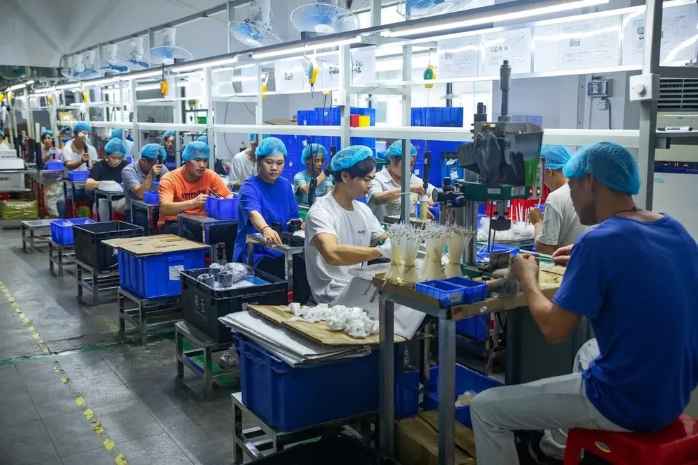Injection, blow moulding, assembly and inspection under one roof.